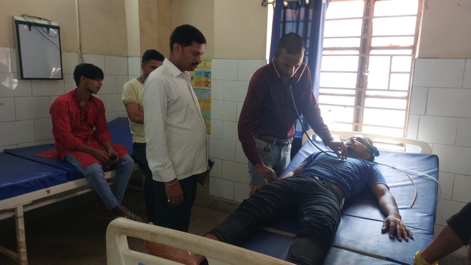 सड़क दुर्घटना में लोग हुए घायल सीएचसी नारायणपुर में हुआ उपचार 1 WhatsApp Image 2026 06 12 at 16.38.56